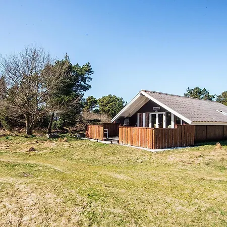 Three-bedroom In 8 Holiday home Vejers Strand