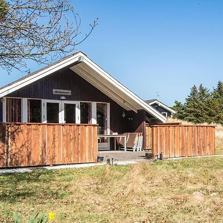 Three-bedroom In 8 *