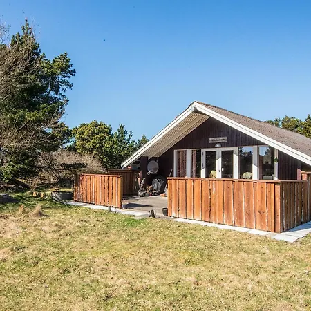 Three-bedroom In 8