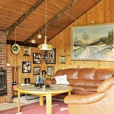 Three-bedroom In 8